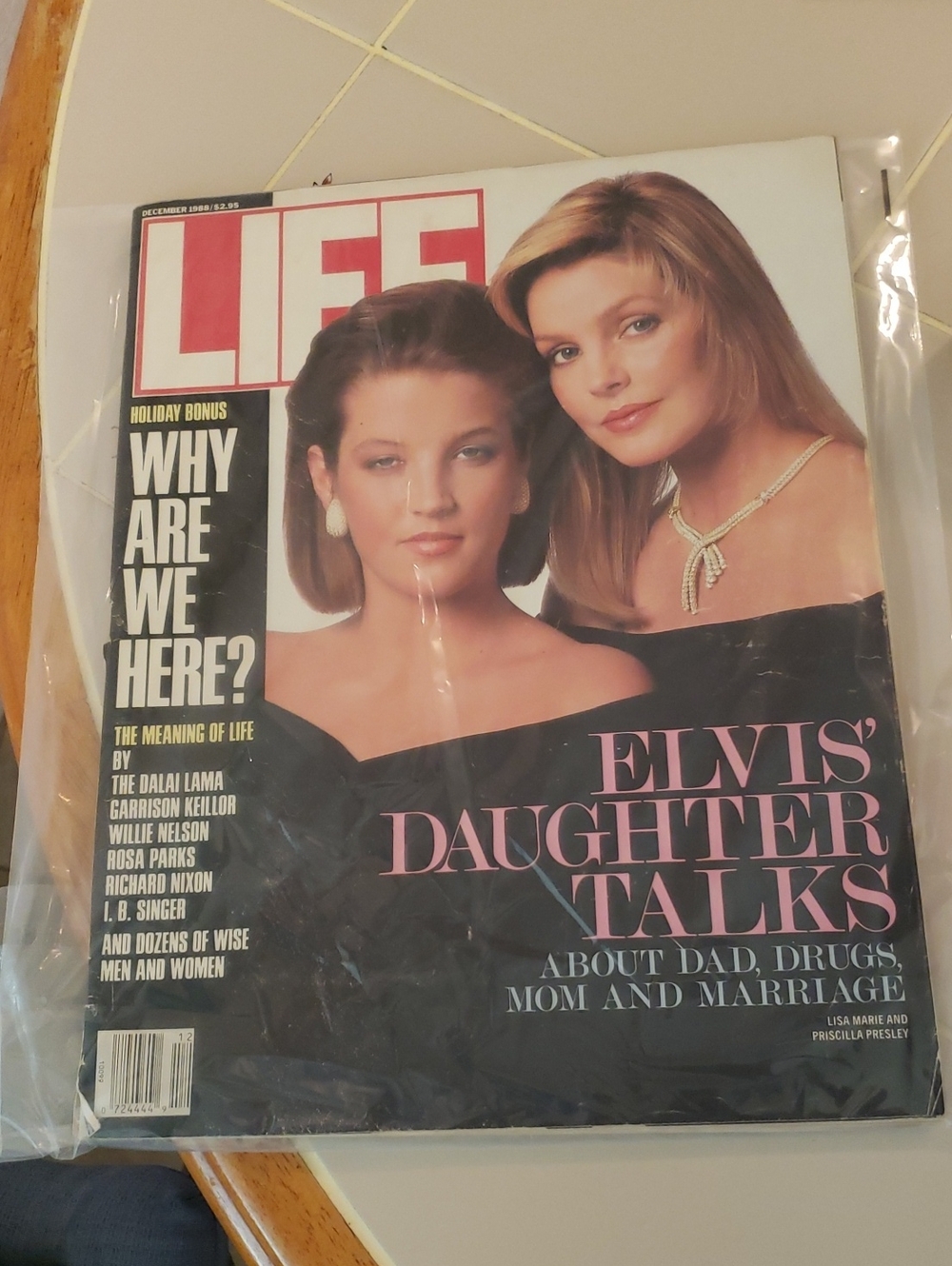 Elvis Presley Collectable 1988 Original Life Magizine10x13
